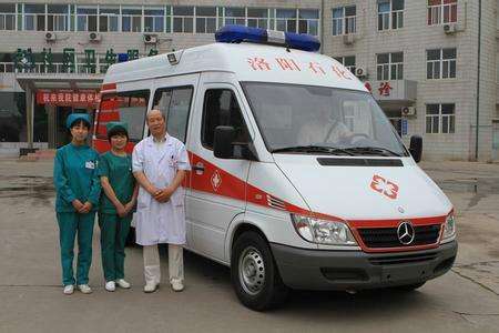 車禍期間，救護(hù)車及時(shí)出現(xiàn)能救人于危難